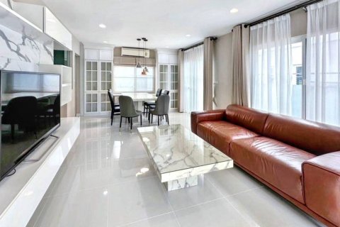 Дом в Банг Каео, Таиланд с 3 спальнями  № 132758 - фото 1