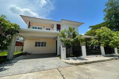 House in Chiang Mai, Thailand 4 bedrooms № 121937 - photo 1