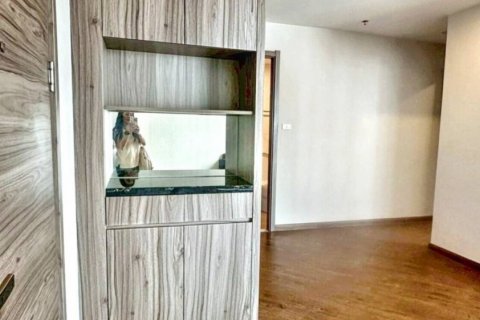 Кондоминиум с 2 спальнями в Хуай Кванге, Бангкок, Таиланд № 126644 - фото 2