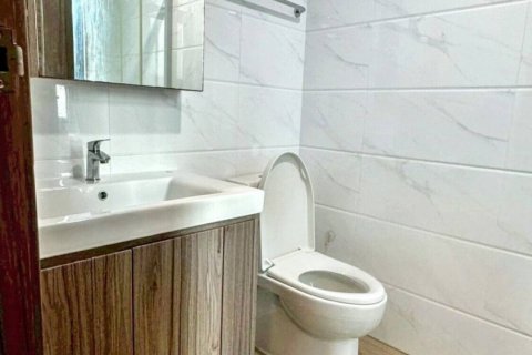 Кондоминиум с 2 спальнями в Хуай Кванге, Бангкок, Таиланд № 126644 - фото 7