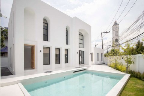 House in Chiang Mai, Thailand 5 bedrooms № 119966 - photo 1