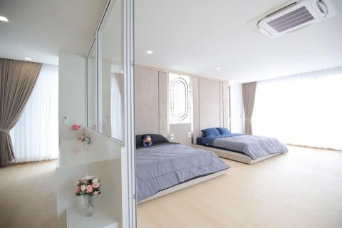 House in Chiang Mai, Thailand 6 bedrooms № 119962 - photo 21