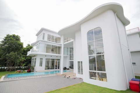 House in Chiang Mai, Thailand 6 bedrooms № 119962 - photo 5