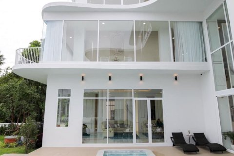House in Chiang Mai, Thailand 6 bedrooms № 119962 - photo 6