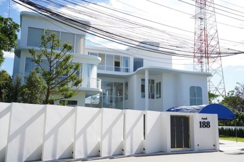 House in Chiang Mai, Thailand 6 bedrooms № 119962 - photo 11