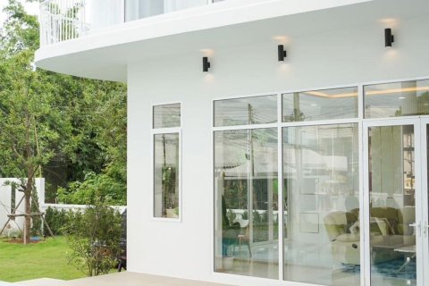 House in Chiang Mai, Thailand 6 bedrooms № 119962 - photo 2