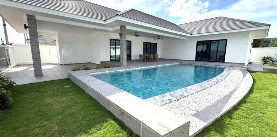 Villa à Hua Hin, Thaïlande 3 chambres № 144248