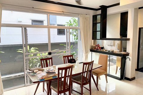 Дом в Суан Луанге, Бангкок, Таиланд с 4 спальнями  № 86196 - фото 5