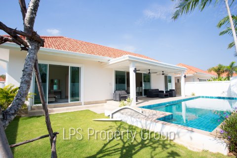 House in Hua Hin, Thailand 3 bedrooms № 125225 - photo 1