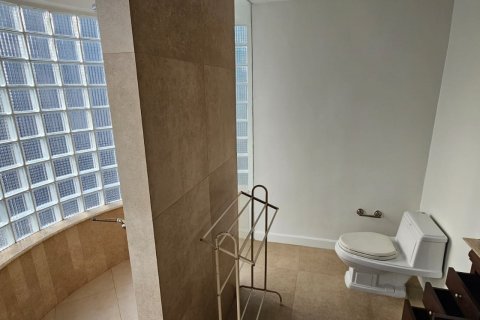 Кондоминиум с 2 спальнями в Патхум Ване, Бангкок, Таиланд № 123753 - фото 14