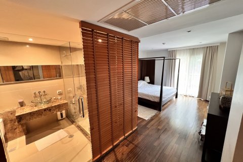 Кондоминиум с 4 спальнями в Клонг Тоэй, Бангкок, Таиланд № 123757 - фото 6