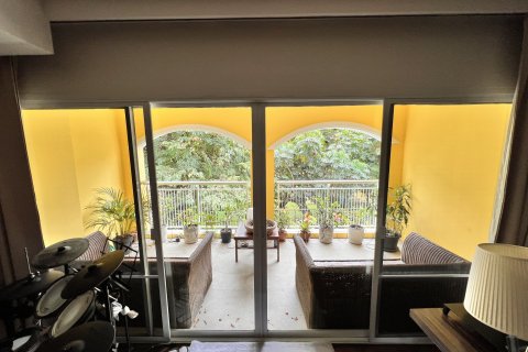 Кондоминиум с 4 спальнями в Клонг Тоэй, Бангкок, Таиланд № 123757 - фото 8