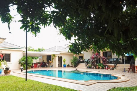 Вилла в Ча-аме, Таиланд с 3 спальнями  № 132485 - фото 1