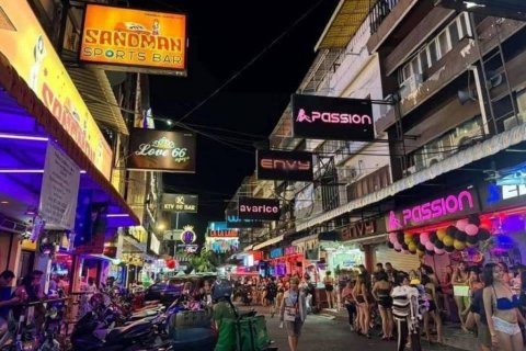 Propriété commerciale à Pattaya, Thaïlande № 132482 - photo 1