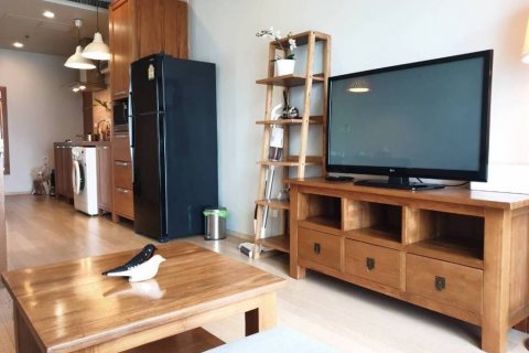 Condo in Bangkok, Thailand, 2 bedrooms  № 132483 - photo 8