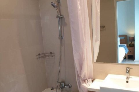 Condo in Bangkok, Thailand, 2 bedrooms  № 132483 - photo 10