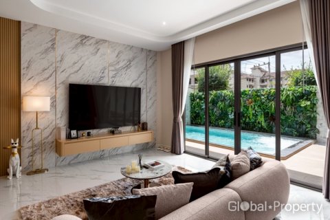 House in Pattaya, Thailand 4 bedrooms № 132297 - photo 6