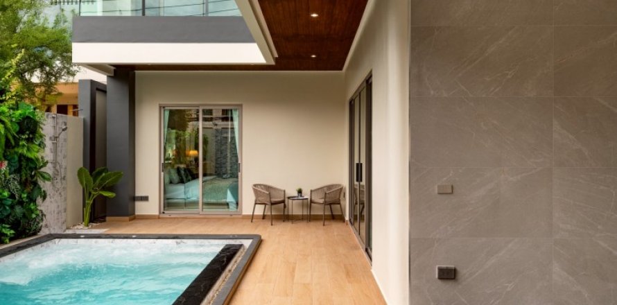 House in Pattaya, Thailand 4 bedrooms № 132297