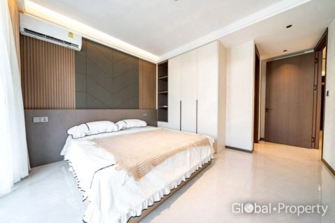 House in Pattaya, Thailand 6 bedrooms № 132295 - photo 12