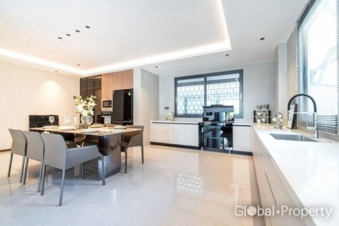House in Pattaya, Thailand 6 bedrooms № 132295 - photo 4