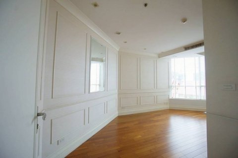 Кондоминиум с 3 спальнями в Бангкоке, Таиланд № 132407 - фото 4