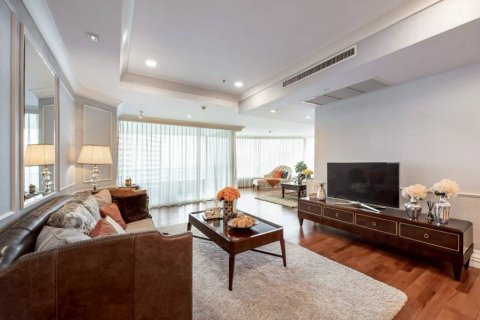 Condo à Bangkok, Thaïlande, 3 chambres № 132405 - photo 1