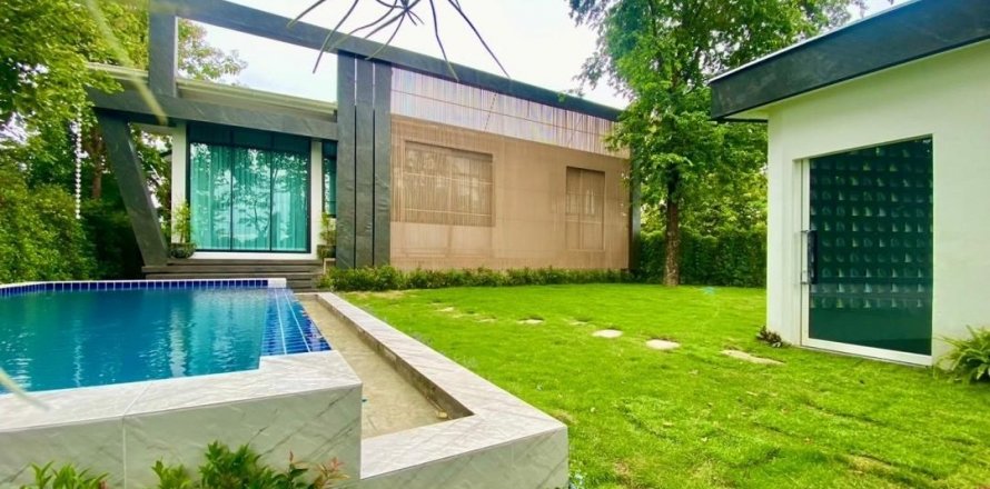 House in Chiang Mai, Thailand 4 bedrooms № 121967