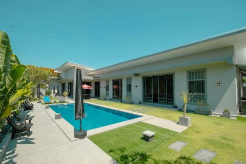 House in Chiang Mai, Thailand 4 bedrooms № 121968 - photo 1