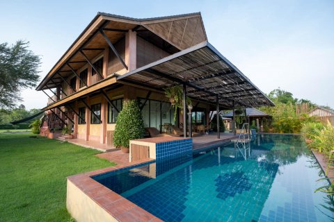 House in Chiang Mai, Thailand 7 bedrooms № 121963 - photo 1