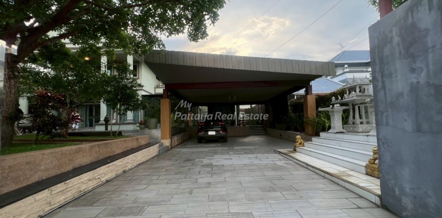 Studio in Bang Lamung, Thailand № 123433