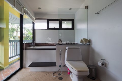 House in Bang Lamung, Thailand 4 bedrooms № 123437 - photo 14