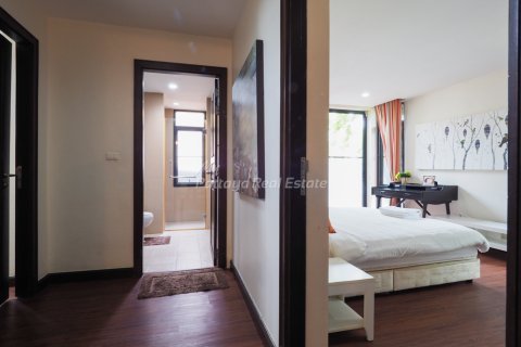 House in Bang Lamung, Thailand 4 bedrooms № 123437 - photo 7