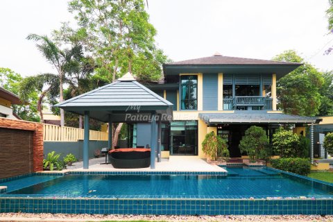 House in Bang Lamung, Thailand 4 bedrooms № 123437 - photo 2