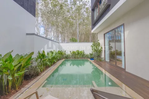 House in Phuket, Thailand 3 bedrooms № 130885 - photo 1